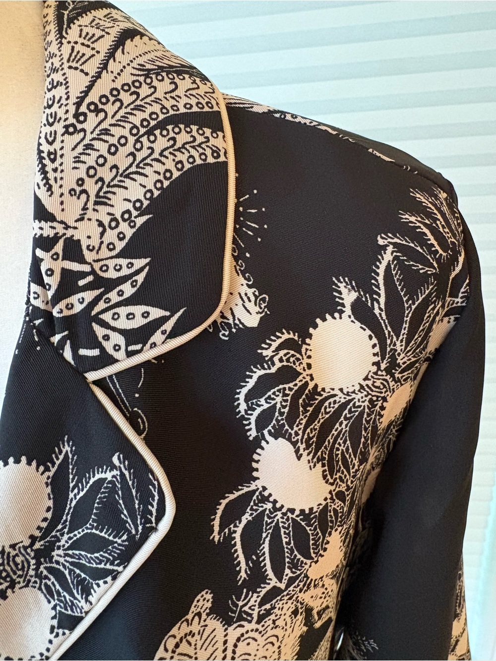 NWT H&M Printed Resort Shirt Black And Tan Tropical Button Shirt Blouse - Picture 9 of 16